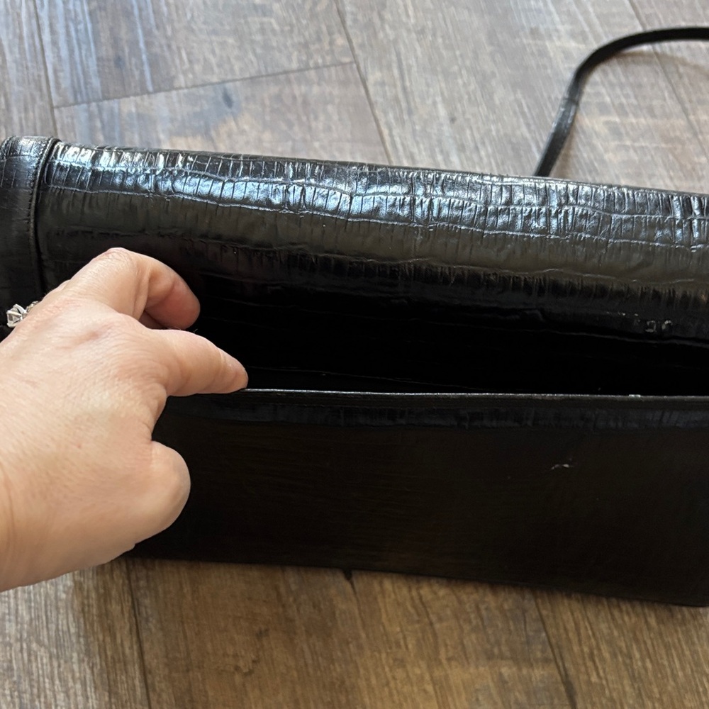 Vintage Frenchy of California Leather Clutch with Removable Strap! Very Chic! - Picture 9 of 13
